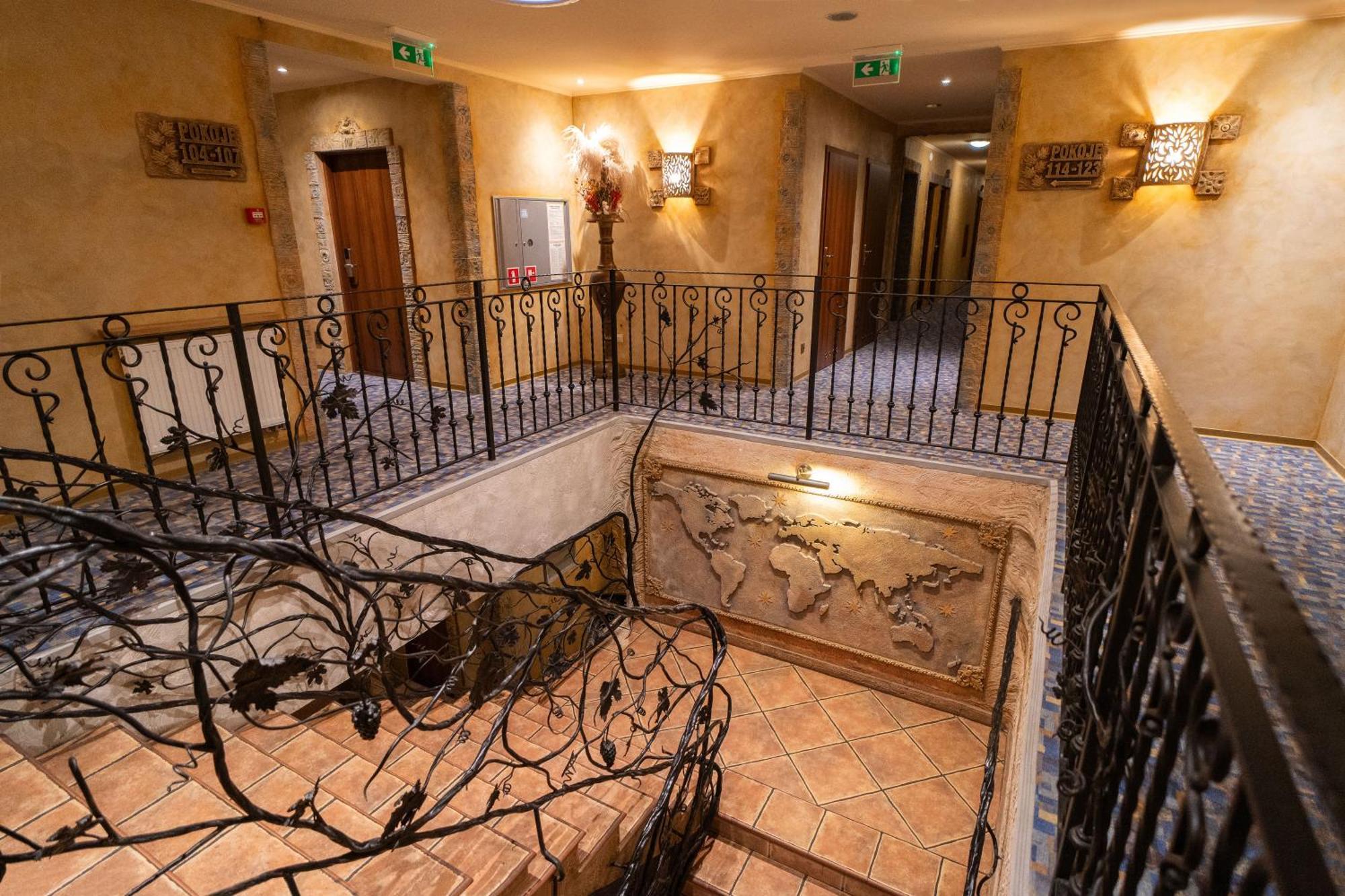 Hotel Ksiecia Jozefa Познань Экстерьер фото